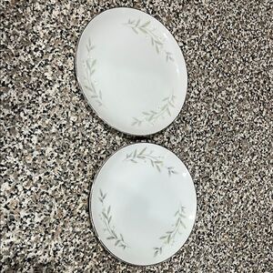 St Regis Japan White 6 1/4 In Round Salad Dessert Appetizer Snack Saucers Set 2